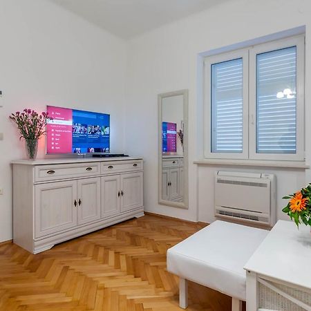 Chic Apartment In Center Split Cameră foto